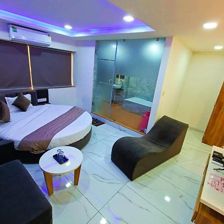 Hotel Rock Ānand Екстериор снимка