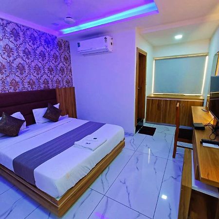 Hotel Rock Ānand Екстериор снимка