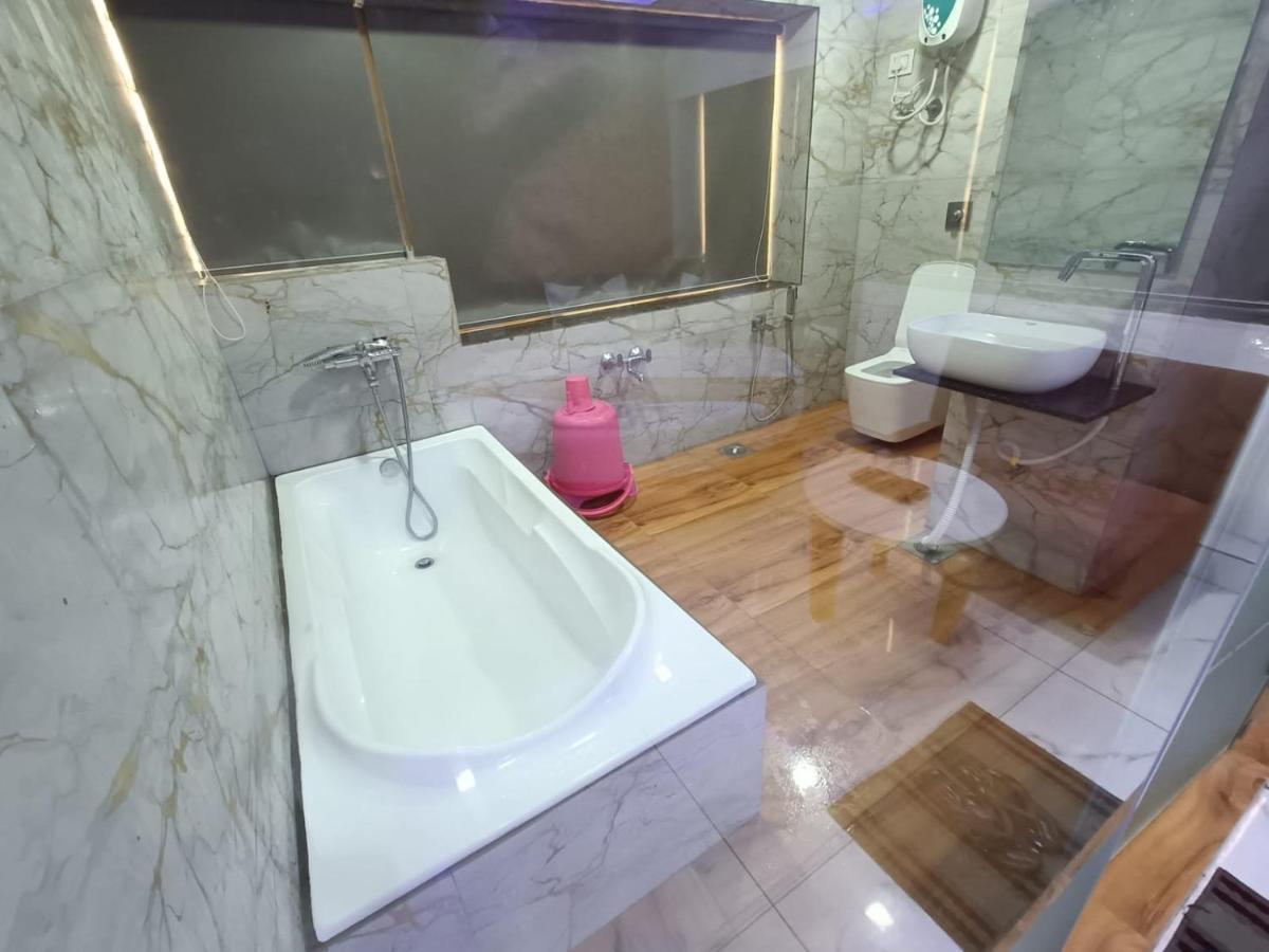Hotel Rock Ānand Екстериор снимка
