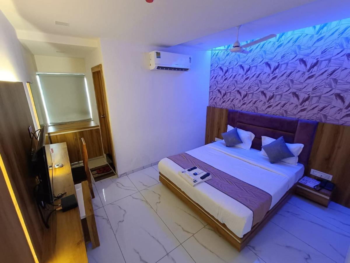 Hotel Rock Ānand Екстериор снимка