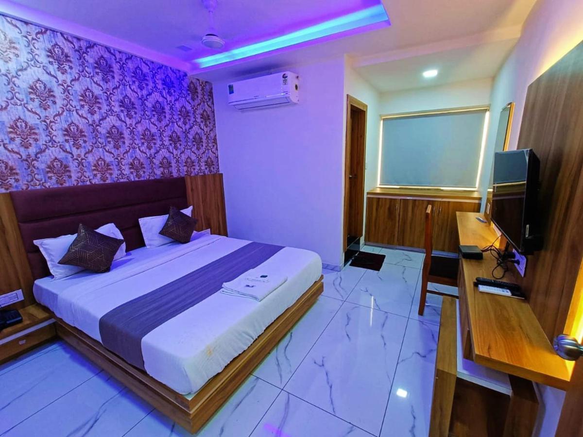 Hotel Rock Ānand Екстериор снимка