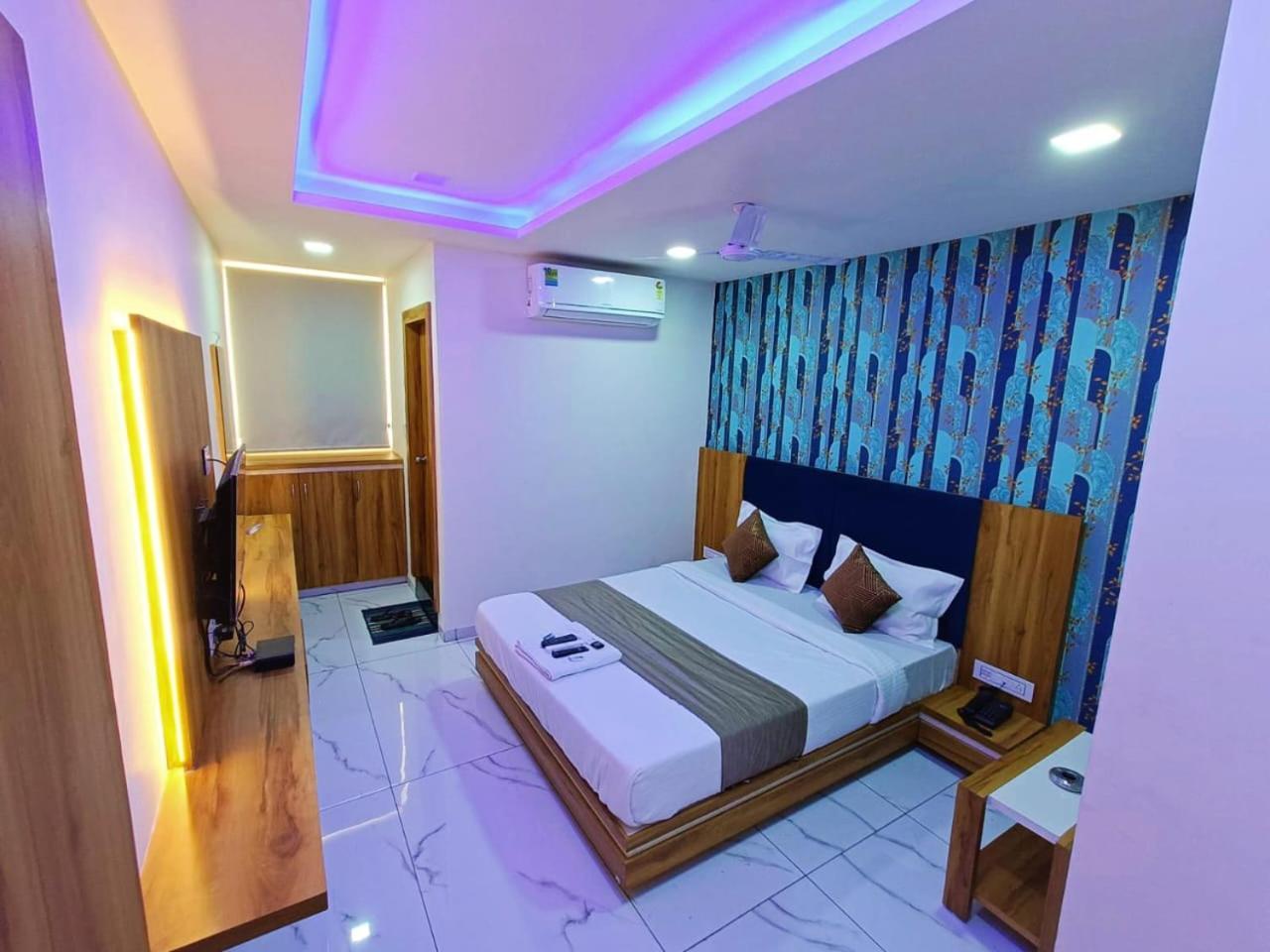 Hotel Rock Ānand Екстериор снимка